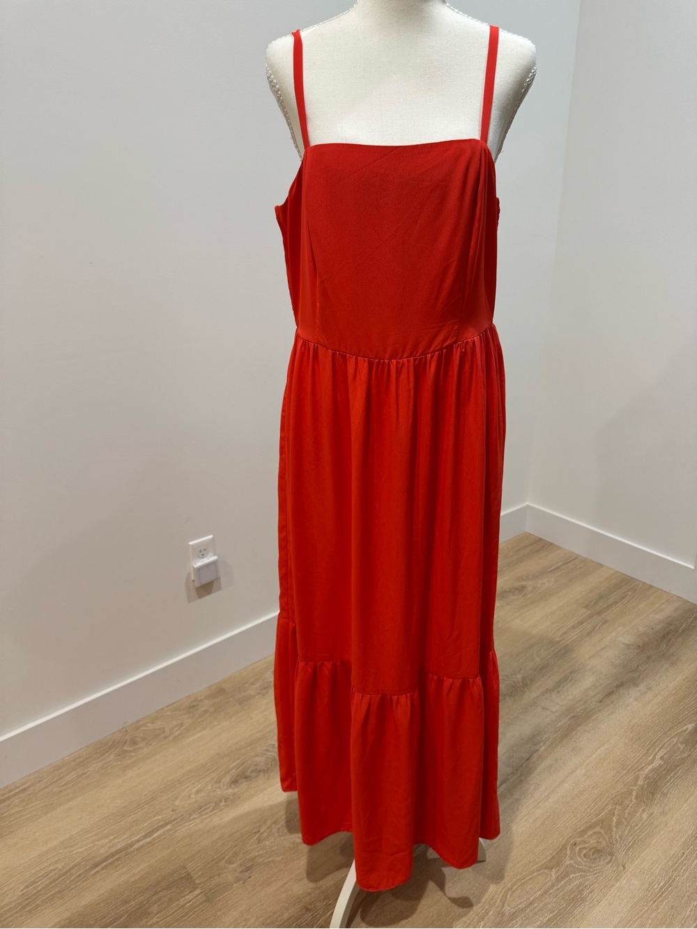 nine britton Red square neck strappy smocked Maxi Dress SZ M NWOT